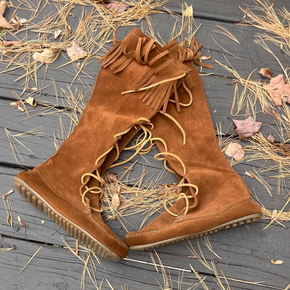 Minnetonka lace up sued boots